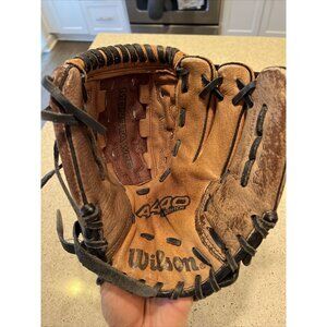 Youth Wilson Monsta Web Baseball Glove A440 Fastpitch - RH Throw 11"